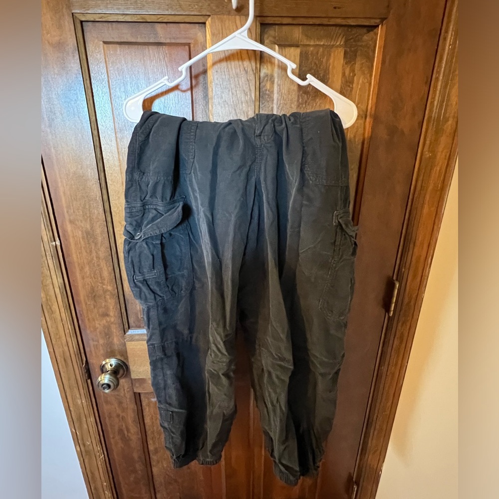 American Eagle Cargo Joggers in charcoal. Never worn